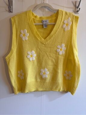 Just Polly Yellow Daisy Sweater Vest 3X Plus V Neck Cottagecore Floral Knit